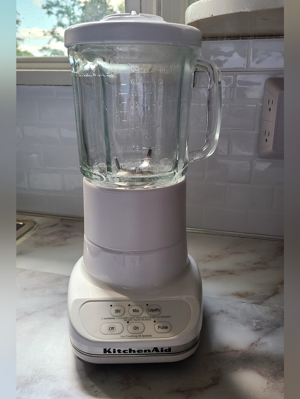 KitchenAid KSB3WH White Blender 40 oz Glass Jar 3-Speed Pulse